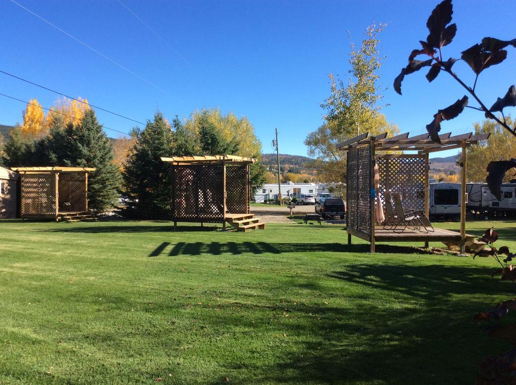 كويسنيل Robert'S Roost Rv Park Resort المظهر الخارجي الصورة