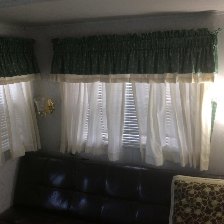 كويسنيل Robert'S Roost Rv Park Resort المظهر الخارجي الصورة