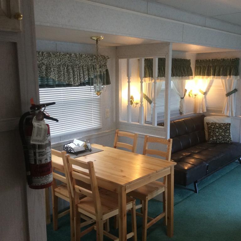 كويسنيل Robert'S Roost Rv Park Resort المظهر الخارجي الصورة